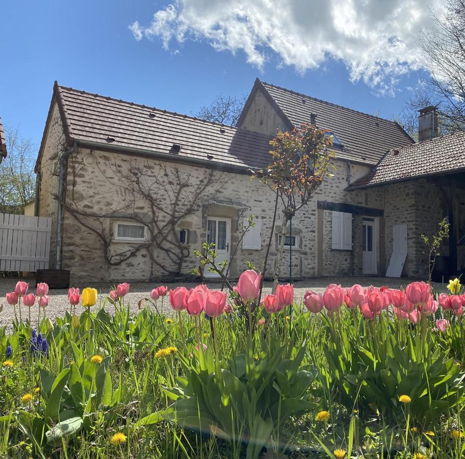 Bed and Breakfast Domaine Les Bertrands Couches Exterior foto