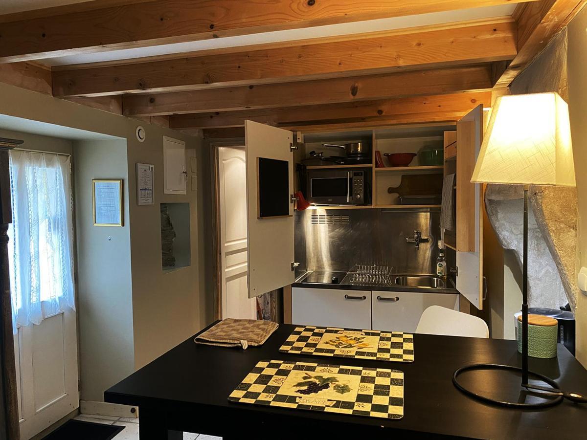Bed and Breakfast Domaine Les Bertrands Couches Exterior foto