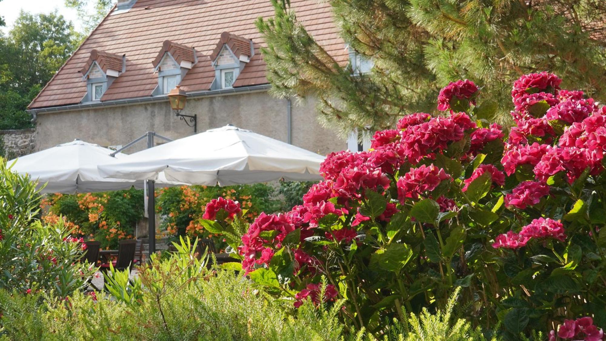 Bed and Breakfast Domaine Les Bertrands Couches Exterior foto